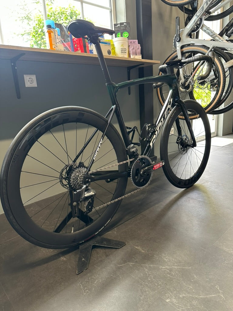 Brand New Ridley Fenix SLIC – Size M – SRAM Force eTap AXS 12-Speed